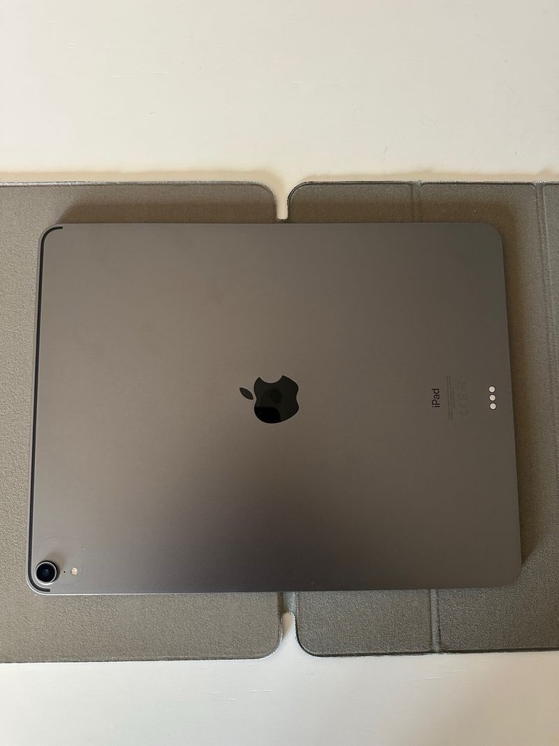 iPad Pro 12.9 3ª Generación + Funda afbeelding 4