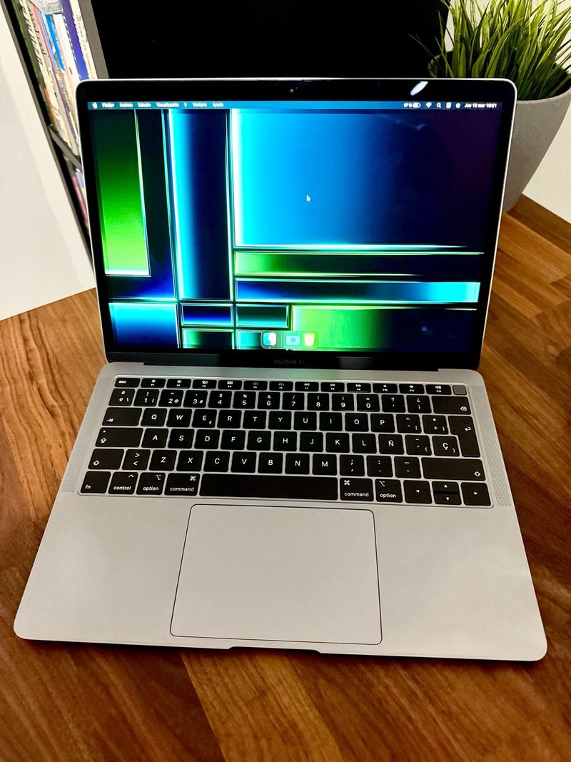 MacBook Air 2018 16GB RAM / 256GB SSD