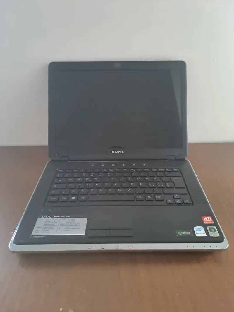 Portátil Sony Vaio VGN-CR21Z/R