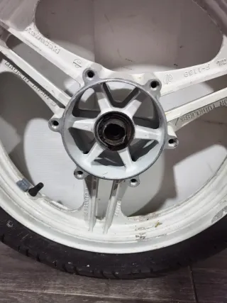 Rueda del. Kawasaki GPZ500