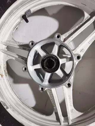 Rueda del. Kawasaki GPZ500