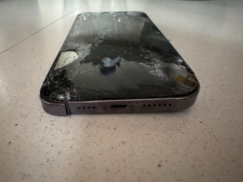 iPhone 14 Pro Max 256GB con batería dañada al 93% afbeelding 4
