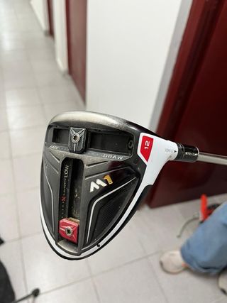 Bolsa y palos de golf Titleist y XXIO