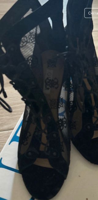 Tacones Guess Encaje Negro