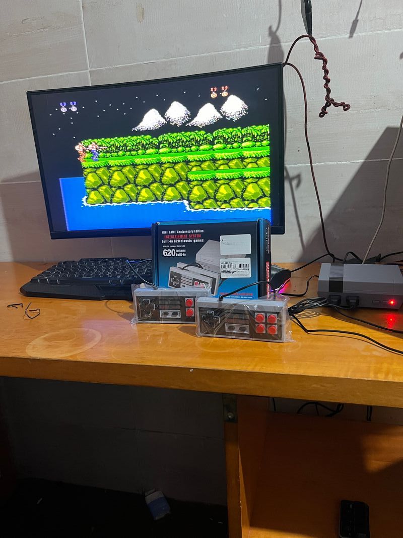 Consola 620 Juegos NES Classic Edition Gris