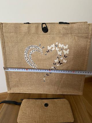 Bolsa de tela y monedero con estampado