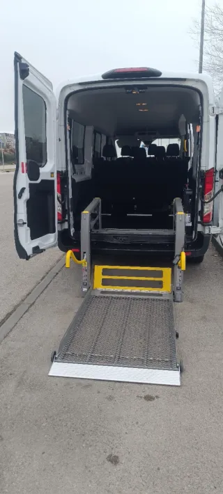 Ford Transit 2018 9 plazas trampilla minusválidos