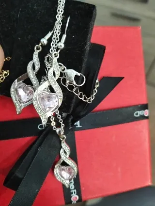 Conjunto Pendientes y Gargantilla Corazón