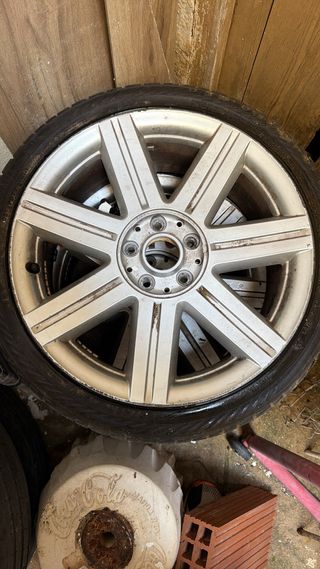 Llanta Chrysler Crossfire 18 4