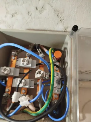 Electricista certificado Económico