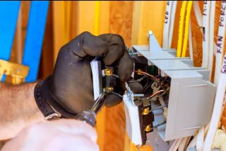 Electricista certificado Económico