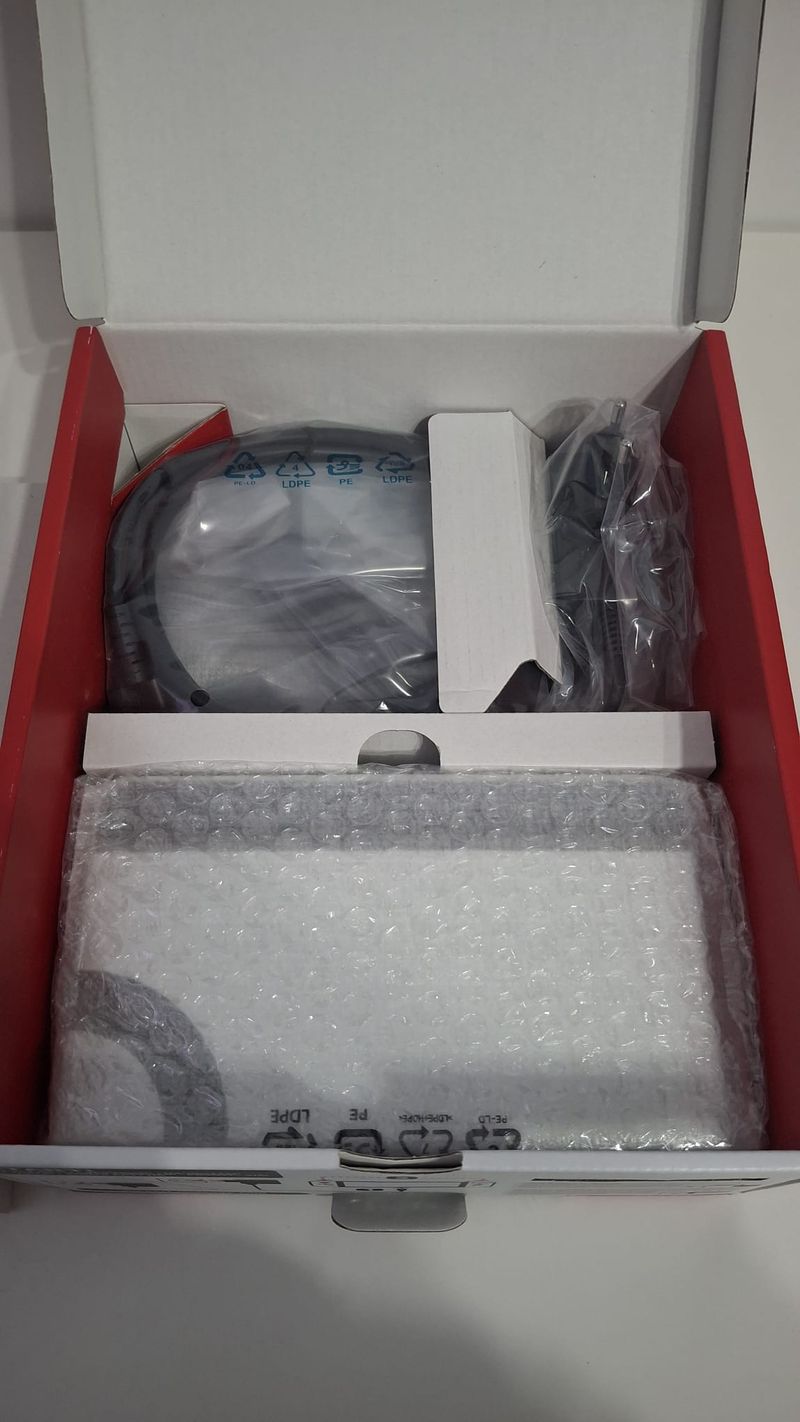 Nintendo Switch OLED Blanca y Negra afbeelding 3