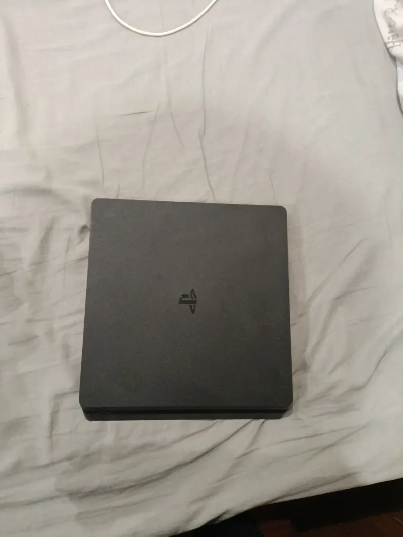 PS4 (PlayStation 4) con juegos