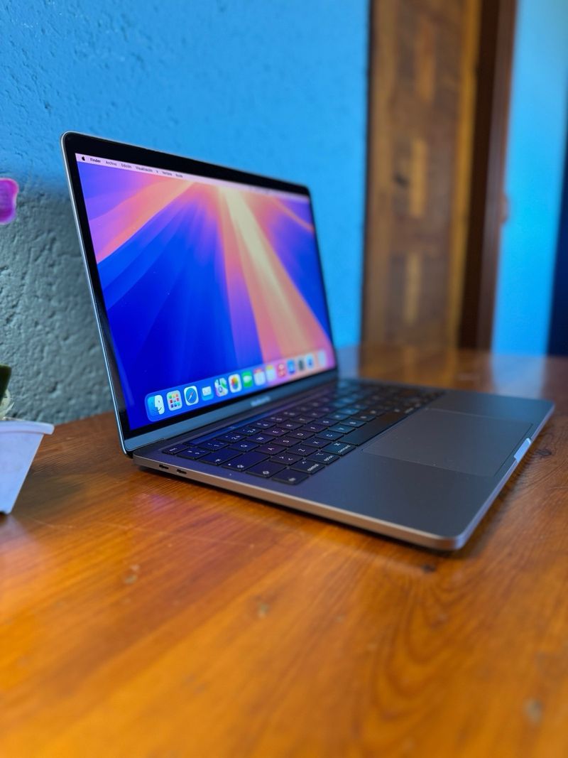 MacBook Pro 13 pulgadas 2020 Touch Bar 256Gb afbeelding 4