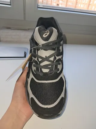 Asics Gel NYC Negro/Gris