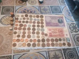 Monedas y Billetes Colección Variada