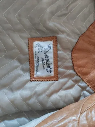 Cazadora de cuero marrón