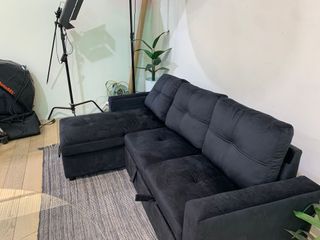 Sofá Cama Negro y Mesa Comedor Cristal