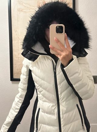 Chaqueta de esquí con sistema RECCO. ZARA