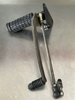 Estribera Izquierda Intruder 125 2005