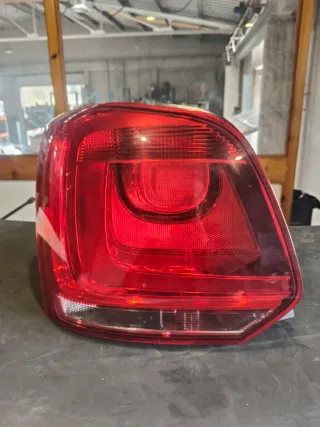 Piloto trasero izq. VW Polo 6R