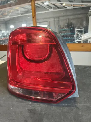 Piloto trasero izq. VW Polo 6R