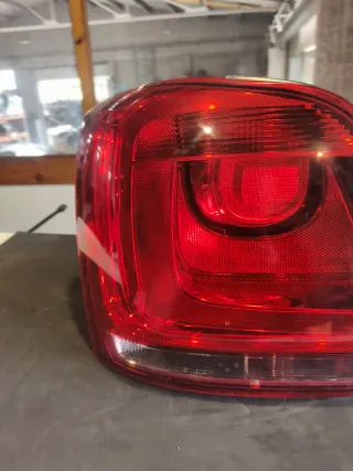 Piloto trasero izq. VW Polo 6R
