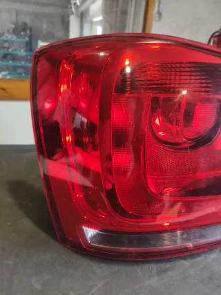 Piloto trasero izq. VW Polo 6R