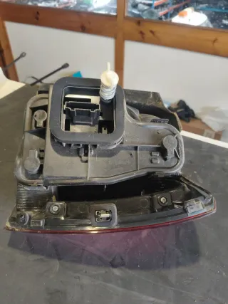 Piloto trasero izq. VW Polo 6R