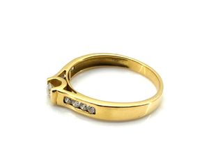 anillo oro 18k con piedra con diamante