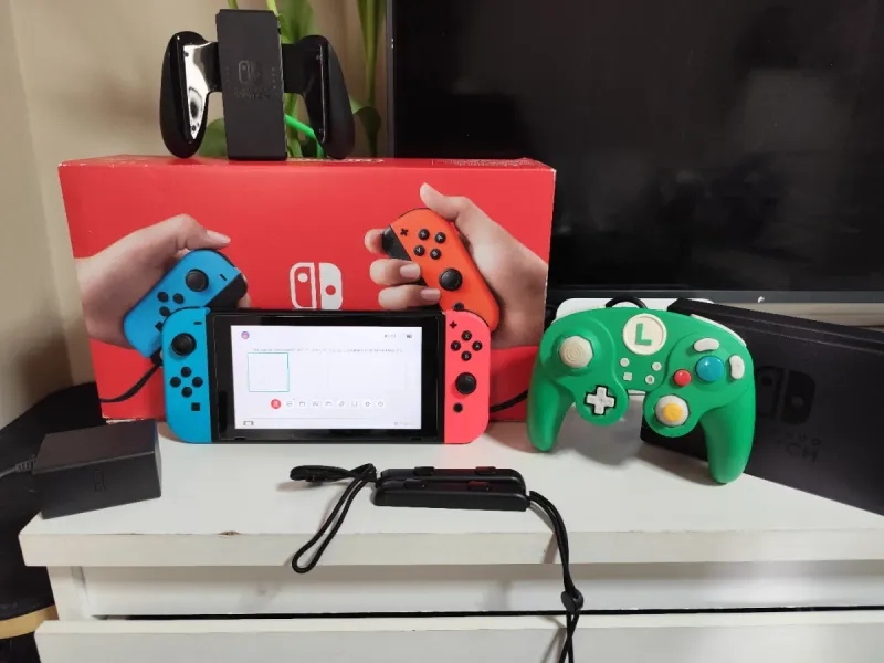 Nintendo Switch V2 Azul/Verde/Rojo