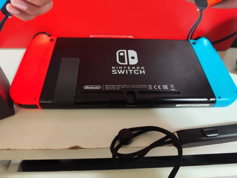 Nintendo Switch V2 Azul/Verde/Rojo afbeelding 4