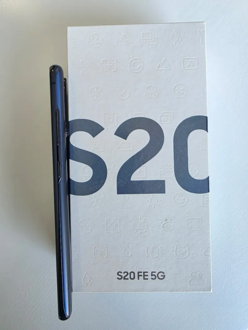 Samsung Galaxy S20 FE 5G - Impecable - Libre afbeelding 4