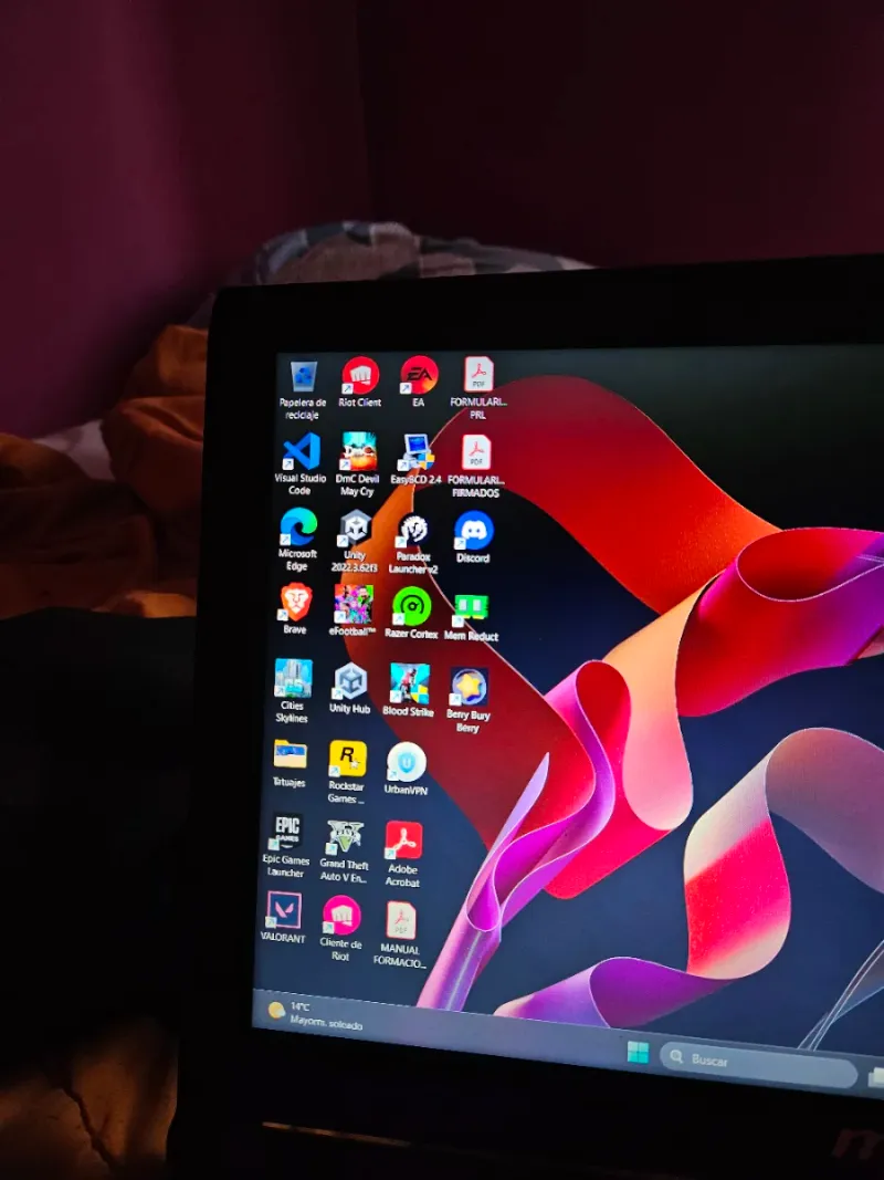 MSI Gaming Laptop I7-7700HQ 16GB RAM 4GB VRAM afbeelding 2
