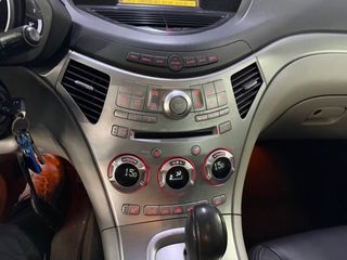 Subaru Tribeca 7 plazas automatico pegatina C