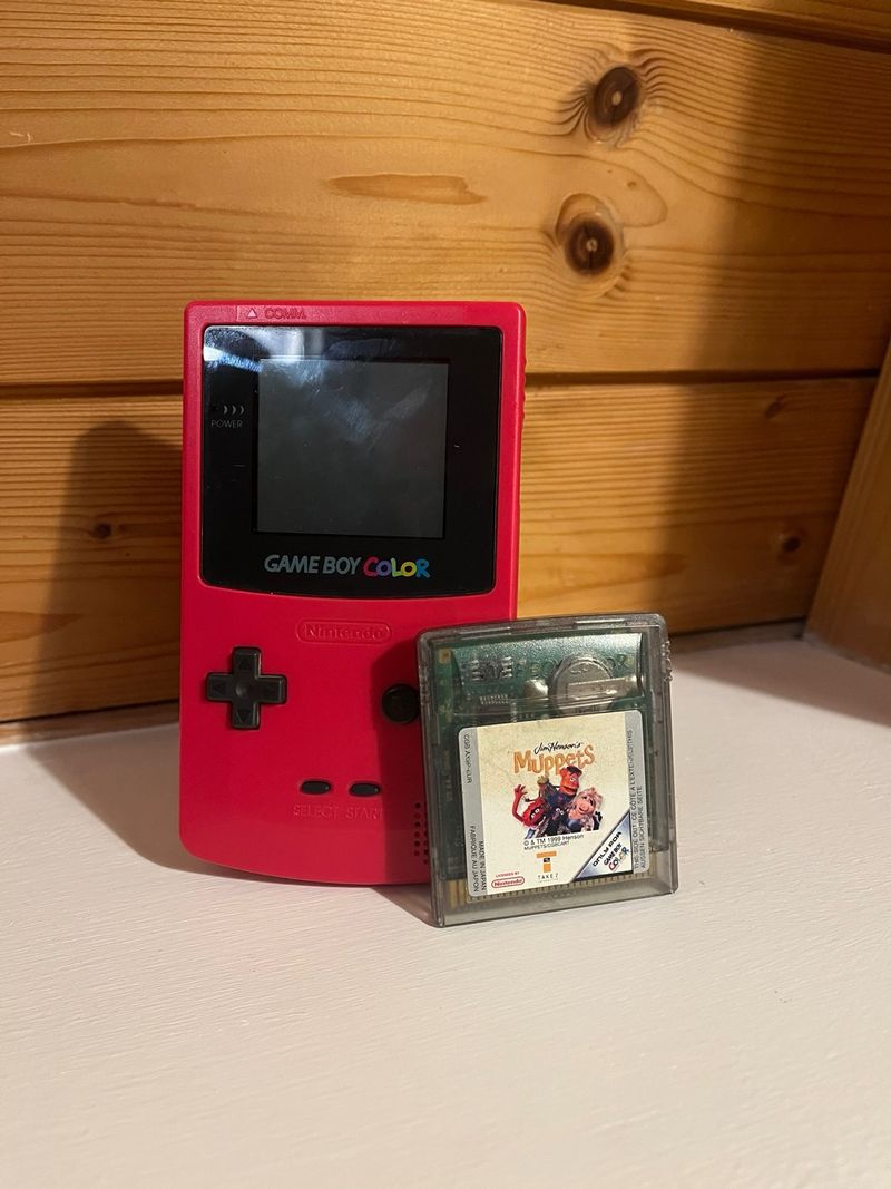 Game Boy Color Rojo + Juego Muppets