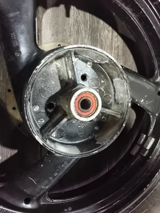 Rueda Tras. Yamaha FZR600 (1996)