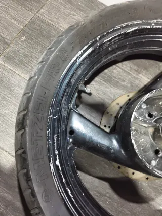 Rueda Tras. Yamaha FZR600 (1996)