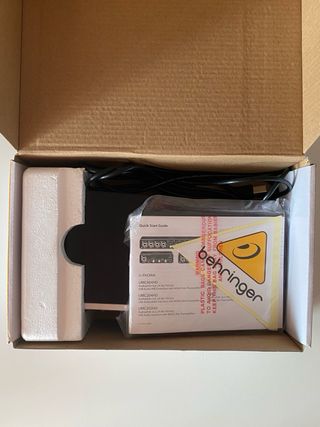 Behringer U-PHORIA UMC202HD Interfaz de Audio