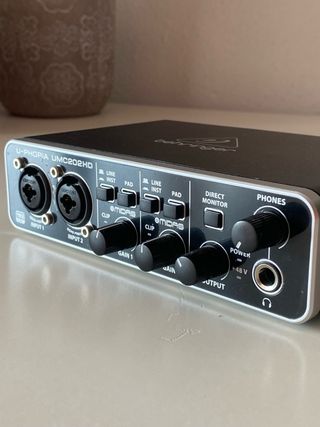 Behringer U-PHORIA UMC202HD Interfaz de Audio
