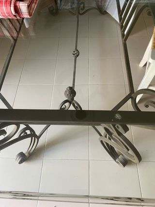 Mesa cristal y hierro forjado, cristal