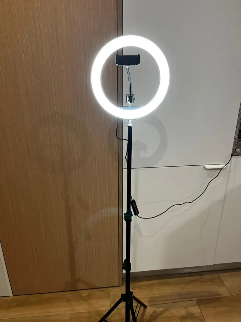 Aro de luz LED con soporte móvil