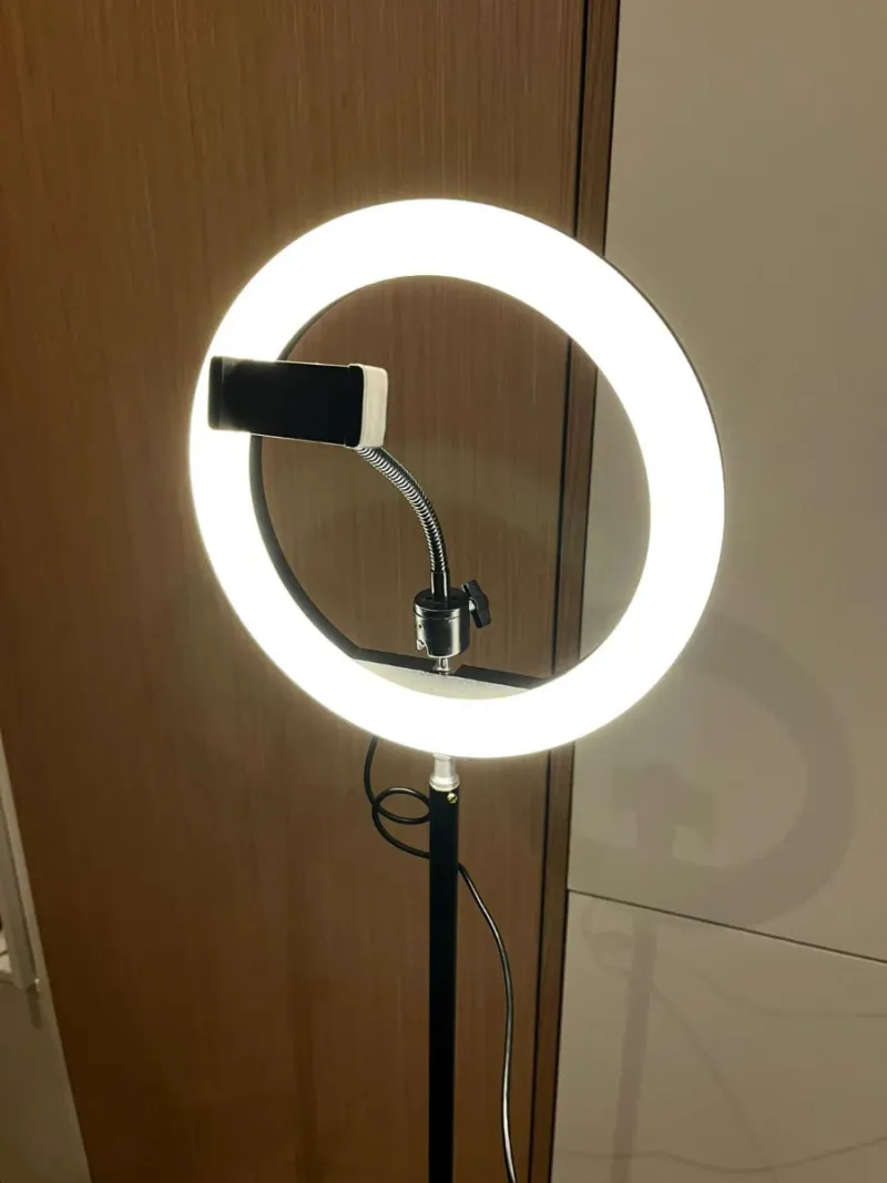 Aro de luz LED con soporte móvil afbeelding 4