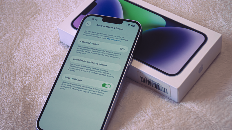 iPhone 14 Plus Morado/Plateado afbeelding 4