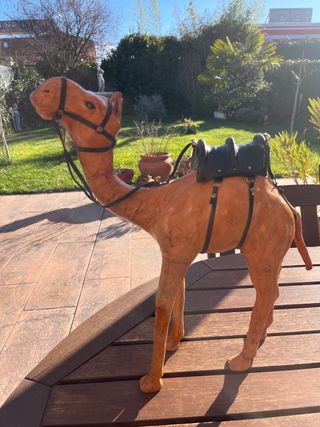 Camello antiguo de piel 38cm