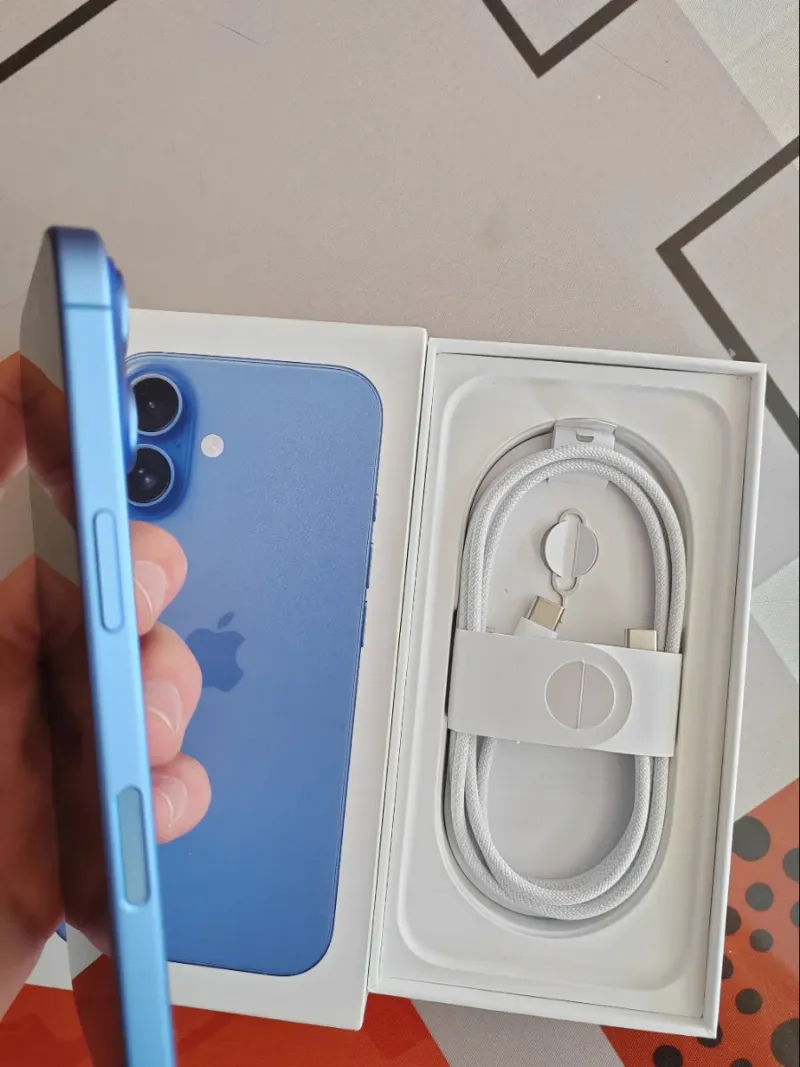 iPhone 16 Azul afbeelding 5