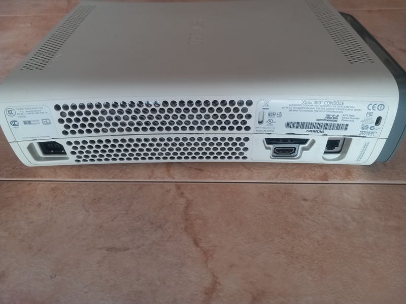 Consola Xbox 360 en perfecrto estado afbeelding 2