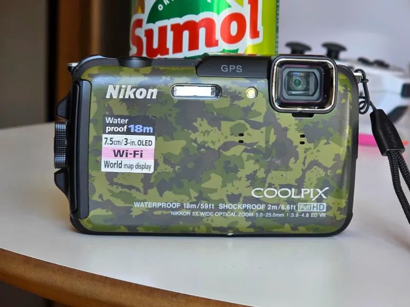 Cámara Nikon Coolpix AW110 Camuflada