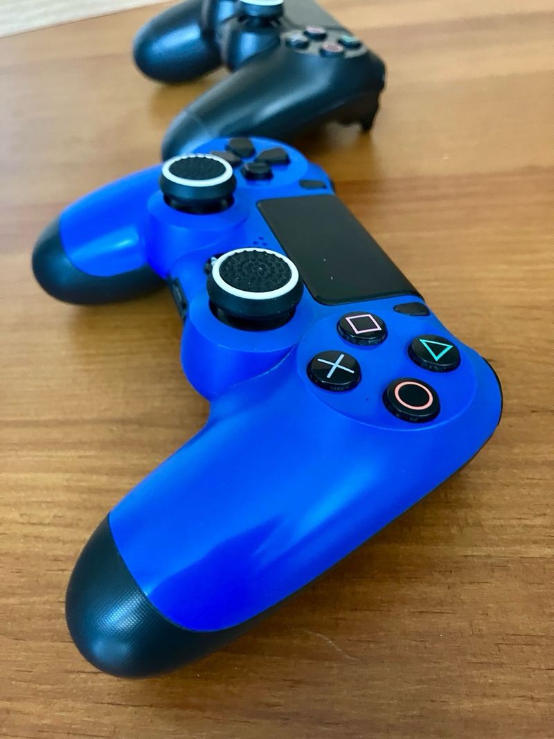 PlayStation 4 + 2 mandos afbeelding 7
