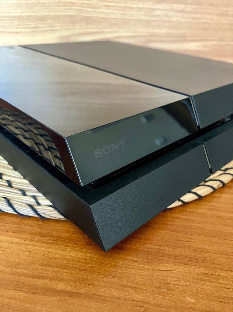 PlayStation 4 + 2 mandos afbeelding 2